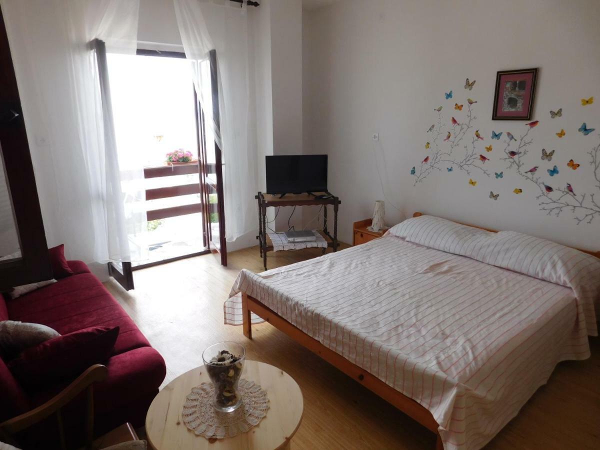 Apartmani Mikin 贝蒂纳 外观 照片